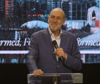 Brian Houston announces plans for online ministry and new church in 2024