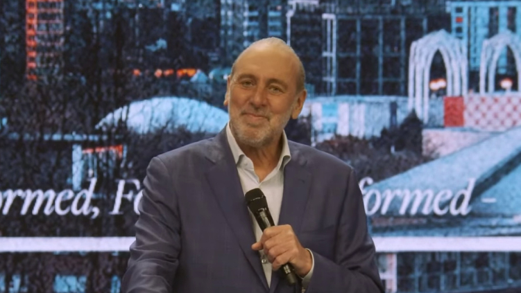 Brian Houston announces plans for online ministry and new church in 2024