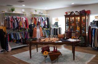 Fashion boutique and Christian ministry helping hundreds of girls in foster care
