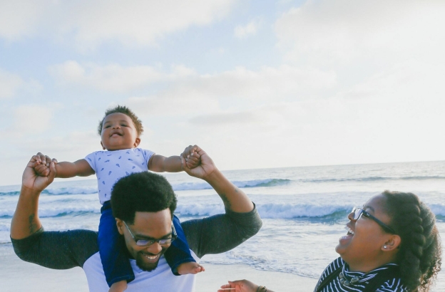 Percentage of children living with 2 parents reaches highest level in decades: report