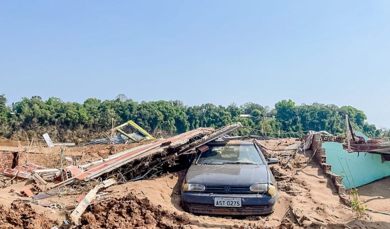 Rio floods leave at least 12 dead, Church mobilizes aid