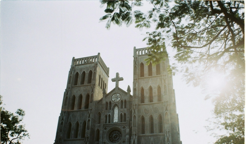 Vietnamese Christian sentenced to 4.5 years in prison after holding prayer meeting in his home