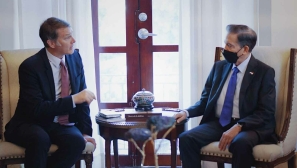 Evangelist Andres Palau meets with the President of Panama in lead up to Palau Festival