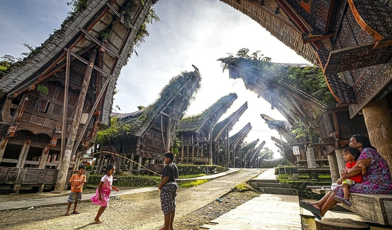 Islamic extremists in Indonesia targeting youth, women