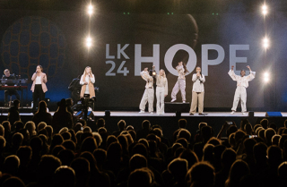 German congress attracts 7000 participants, emphasizes digital mission as 