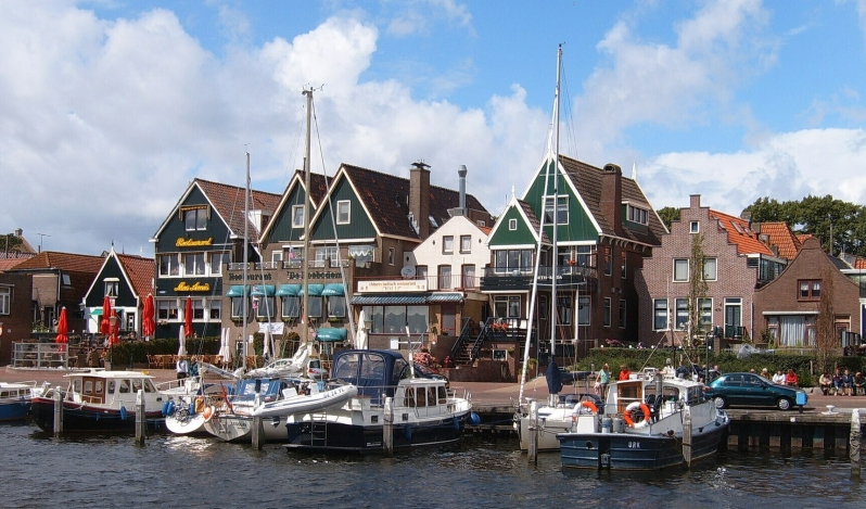 Majority Christian town offer safe haven to Jews as terrorism threat increases in the Netherlands