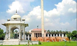 Christian girl, 14, taken for sham conversion/marriage in Pakistan