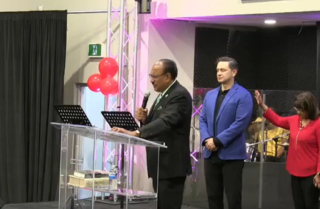 Canadian conservative opposition leader criticized for visiting churches, amid negative view of evangelicals in society