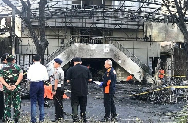 Authorities in Indonesia foil plan to bomb churches