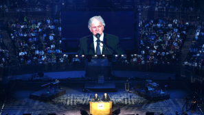 Franklin Graham preaching gospel in Naples, while online outreach reaches 20 million responses