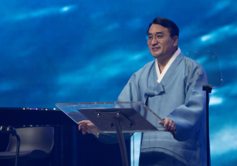 In welcome address, Co-Chair of Lausanne 4 Congress Rev. Jae-Hoon Lee expresses hope for peace, healing & transformation
