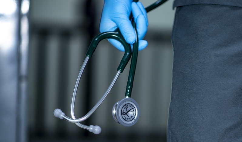 Top Christian doctor questions timing of assisted dying bill for UK, highlights urgent need to improve end of life care