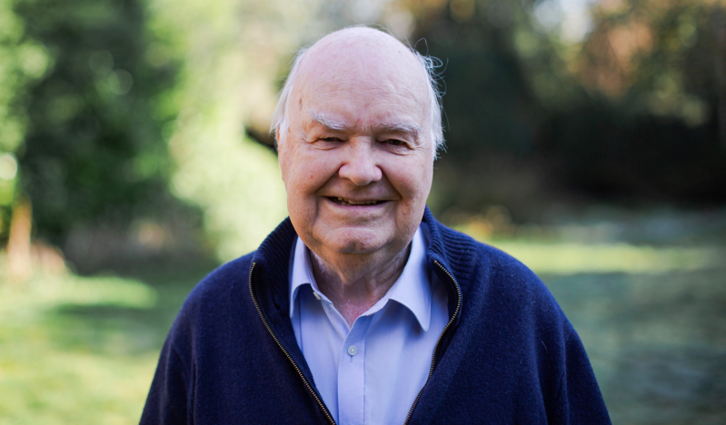 Christian apologist John Lennox confronts atheist Richard Dawkins on the issue of ultimate justice, Jesus 'brings hope'