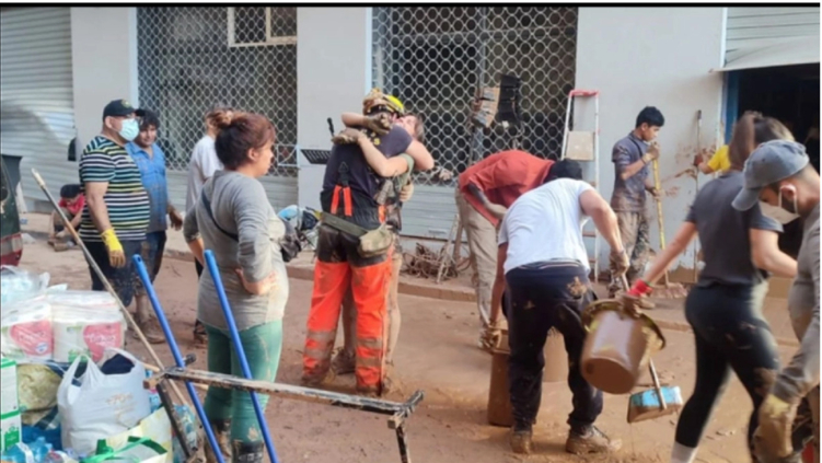 A church that was just getting started now struggles to get back on its feet after flooding in Valencia