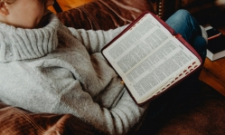 Scripture-engaged adults have lower levels of loneliness than Bible disengaged: study