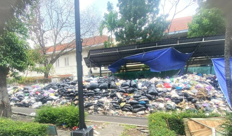 Authorities accused of allowing garbage to pile up near church in Indonesia