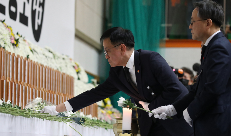 Korean Churches mourn Muan plane crash victims: 'May God's great comfort be with you'