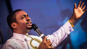 WATCH: Nigerian worship leader Pastor Nathaniel Bassey ministers at Trump’s Inaugural Prayer Breakfast