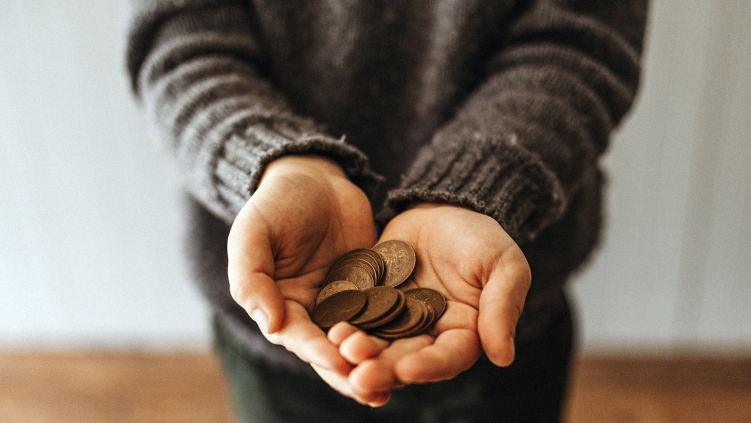 Greater generosity linked to deeper faith in God, UK study finds