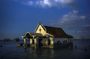 Most US church leaders believe in climate change but rarely talk about it, study finds