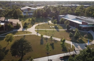 ‘A sinking ship’: Trinity Evangelical Divinity School alumni react as it leaves Chicagoland for Canada