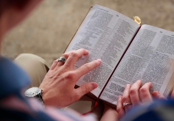 Bible engagement strongly linked to human flourishing, American Bible Society report shows