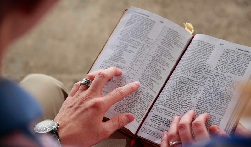 Bible engagement strongly linked to human flourishing, American Bible Society report shows