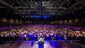 Franklin Graham preaches in London as thousands reportedly turned away from packed evangelism event