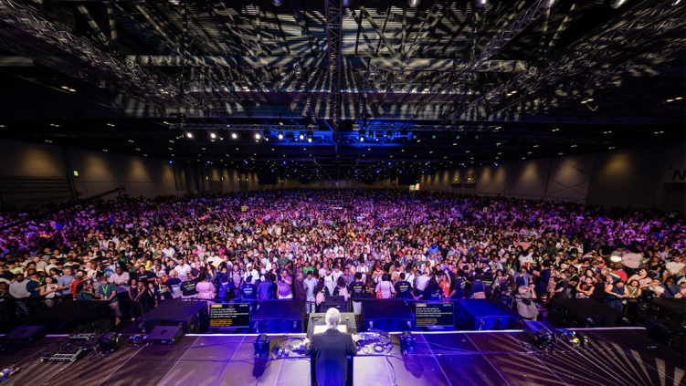 Franklin Graham preaches in London as thousands reportedly turned away from packed evangelism event