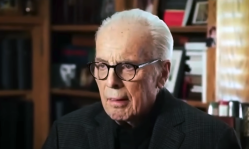 John MacArthur hospitalized with pneumonia; church asks for prayers