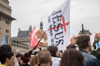 Prague March for Jesus draws crowds of hundreds with British evangelist Daniel Chand preaching the gospel