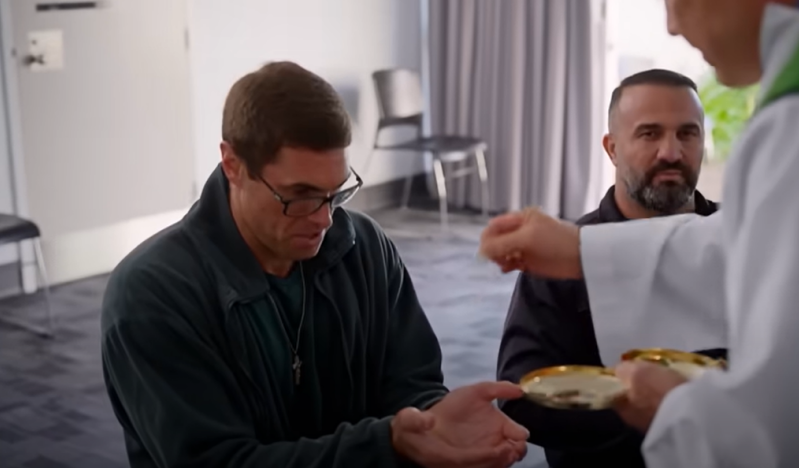 Viral video shows Australian father forgiving children’s killer inside prison, sharing prayer and communion