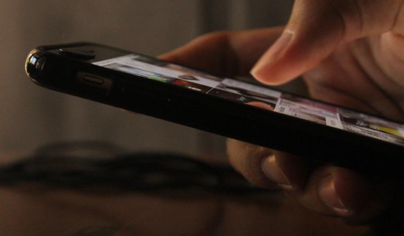 Don't let the darkness drag you down, shine like stars for God and bring hope to a fractured world