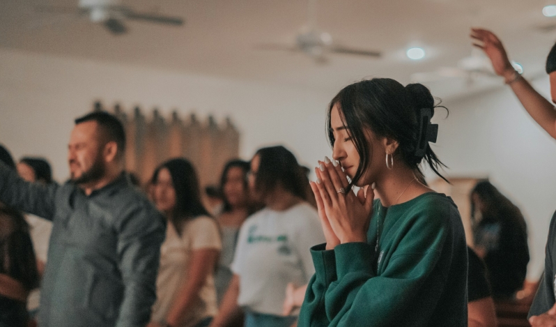 Pew study maps global stages of religious decline, beginning with drop in worship service attendance