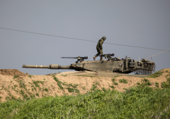 Israel and Hamas agree to Gaza ceasefire and hostage deal brokered by Trump