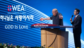 Rick Warren: ‘I’m not a health and wealth teacher; I give to be a blessing, not get a blessing'