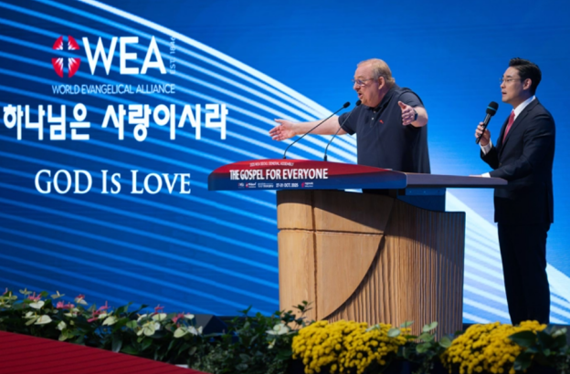 Rick Warren: ‘I’m not a health and wealth teacher; I give to be a blessing, not get a blessing'