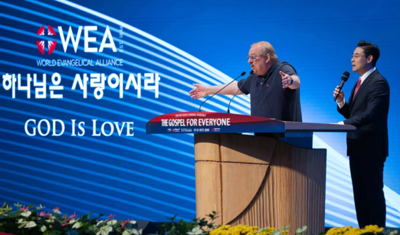 Rick Warren: ‘I’m not a health and wealth teacher; I give to be a blessing, not get a blessing'