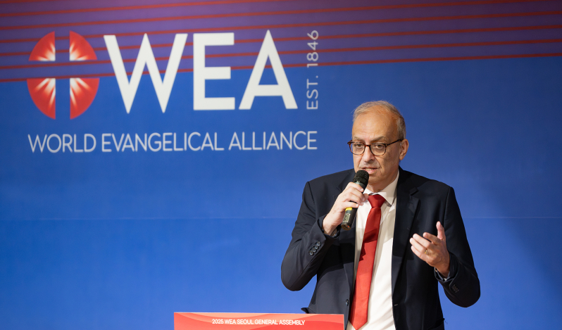 'Grace brings us all close to God — and makes us one,' says Botrus Mansour in devotional on final day of WEA Assembly