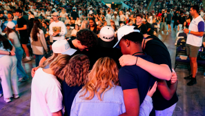 Thousands of students respond to gospel at UniteUs evangelistic event in Cincinnati