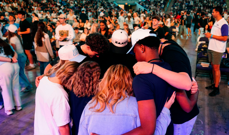Thousands of students respond to gospel at UniteUs evangelistic event in Cincinnati