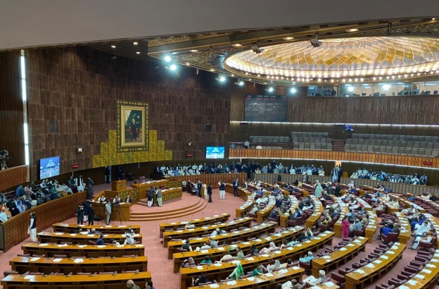 Pakistan’s parliament passes law to establish long-delayed commission on minority rights, reactions mixed