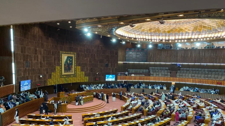 Pakistan’s parliament passes law to establish long-delayed commission on minority rights, reactions mixed