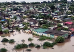 Floods kill more than 200 across Southern Africa as churches become shelters