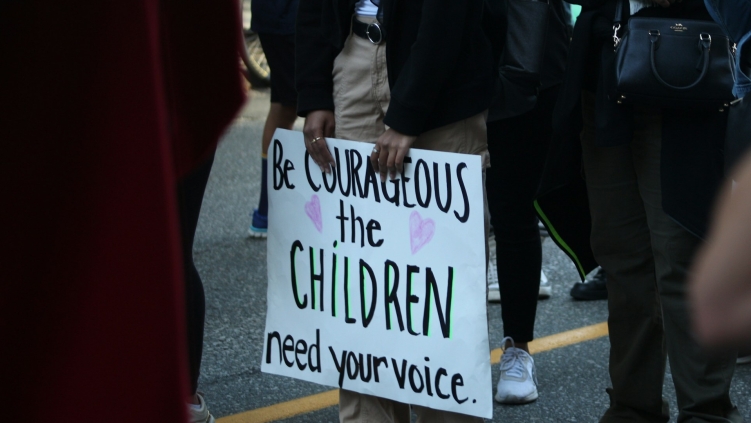 UK puberty blockers trial for children draws criticism from evangelicals and LGB advocates