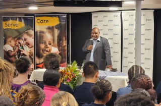 Papua New Guinea prime minister visits YWAM medical ship ahead of 2026 outreach