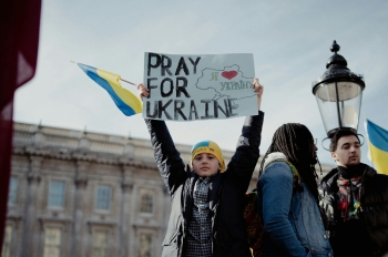 Ukrainian Bible Society distributes Bibles to help the traumatized, especially children