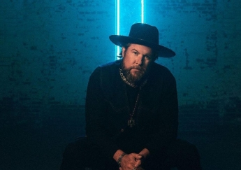 Zach Williams releases deluxe 'Jesus Loves' album with Thomas Rhett