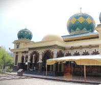 Muslim mob halts church roof repairs in Indonesia