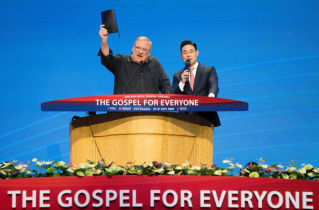 Rick Warren urges global church unity to advance 'gospel for everyone' goal by 2033